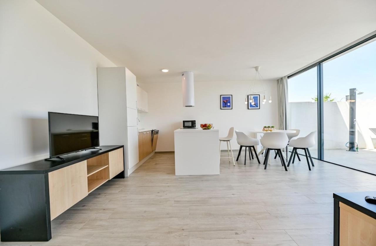 Apartment Flori With Sea View Malinska Exterior photo